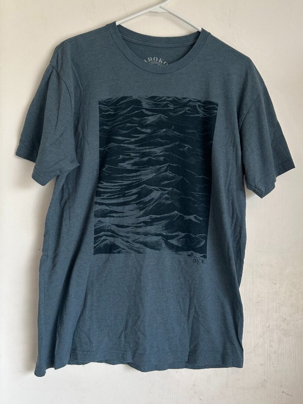 Uroko - Blue Wave Surf Tee
